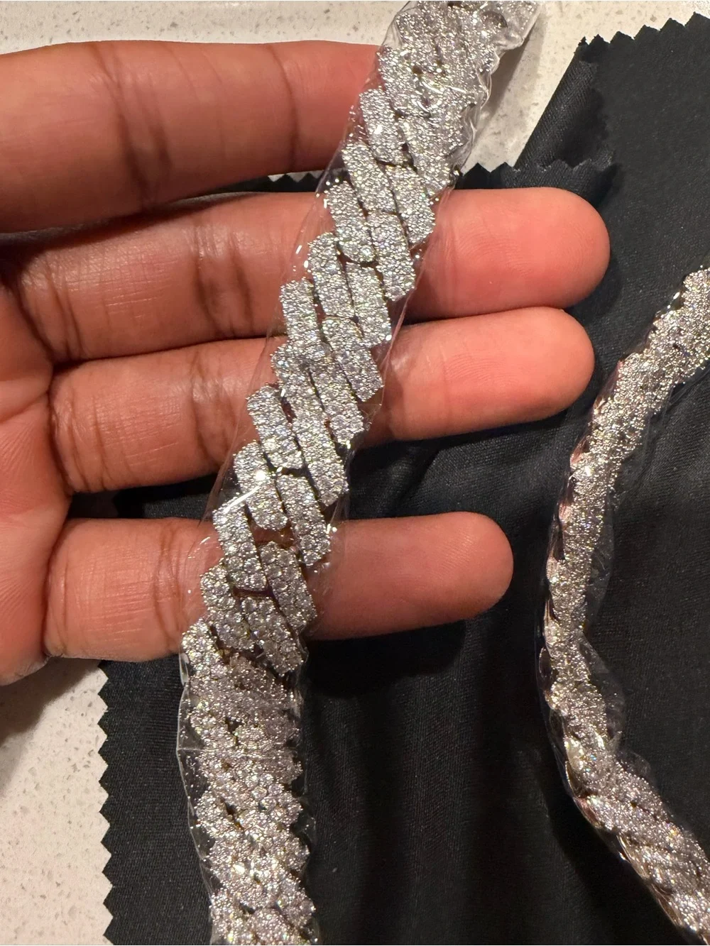 VVS Moissanite Cuban Link Chain 20in